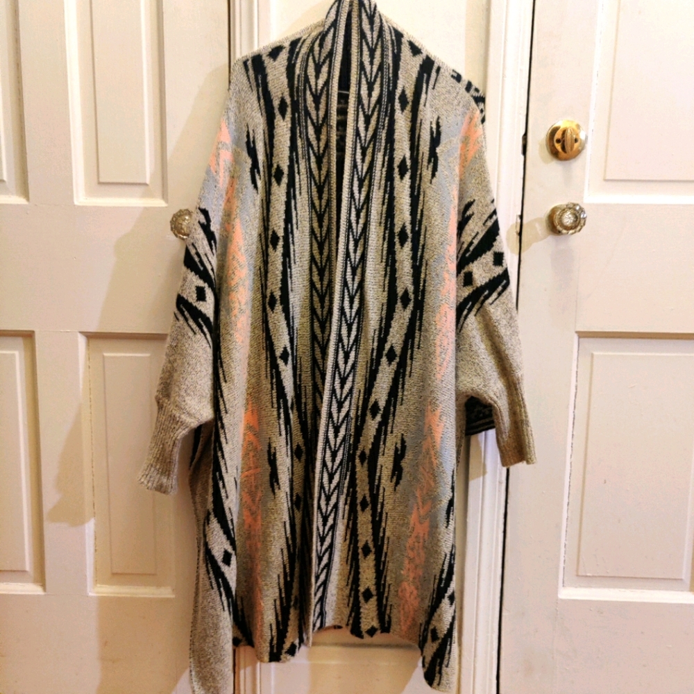 Cardigan / cape